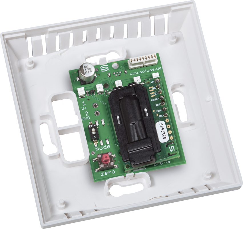 Geöffneter CO₂-Sensor mit Anschlussklemmen