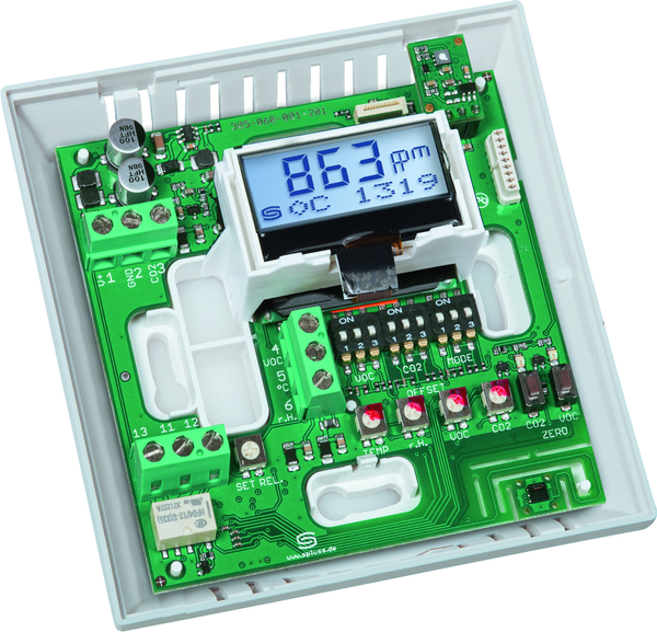 AERASGARD RFTM-CO2-W LCD, mit geöffneter Abdeckung und sichtbarer Platine, mit Sinterfilter - S+S Regeltechnik
